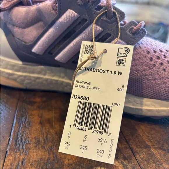 Adidas Ultraboost NIB - Picture 9 of 9